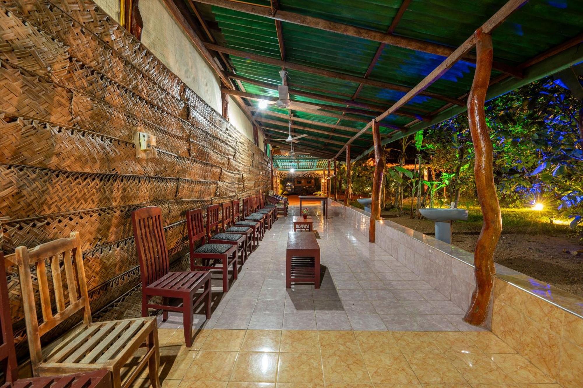 Ayurvedic Lanka Wellness Hotel Moragaswewa Exterior foto